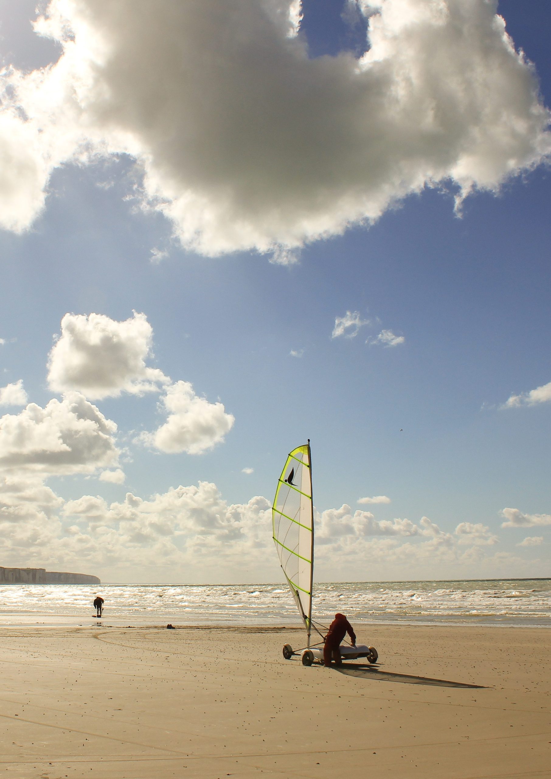 Char à voile sur la plage